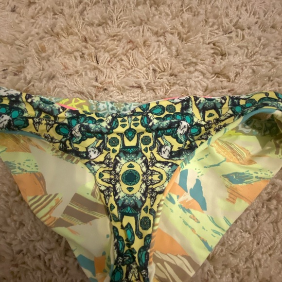 Maaji swim bottoms - Picture 4 of 4